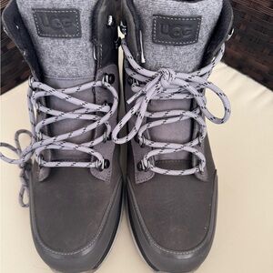 UGG Men's Charcoal and Black Snow Boots